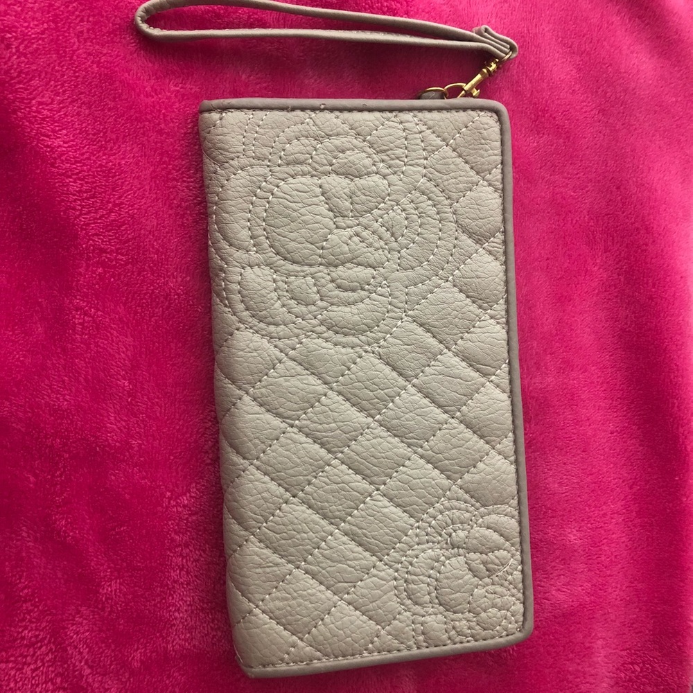 Wristlet wallet